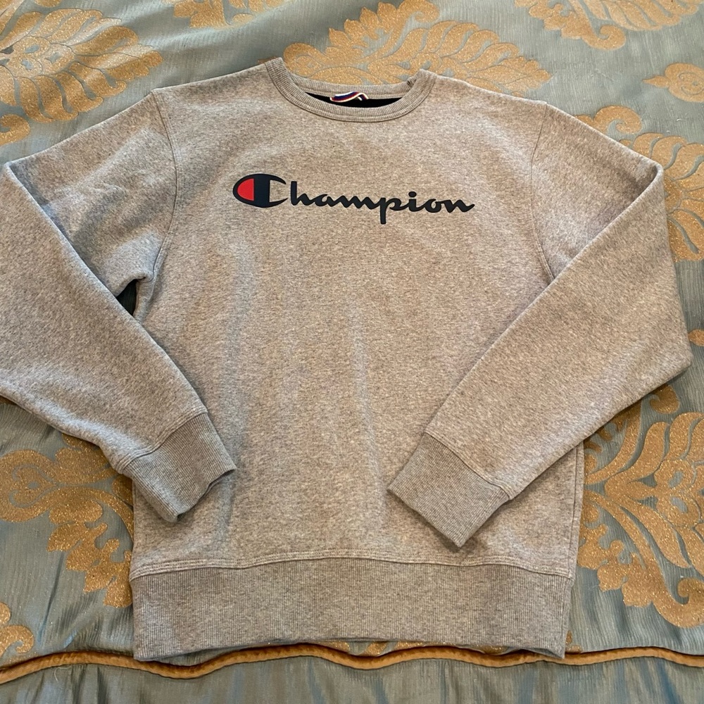 Long sleeve champion sweater size small